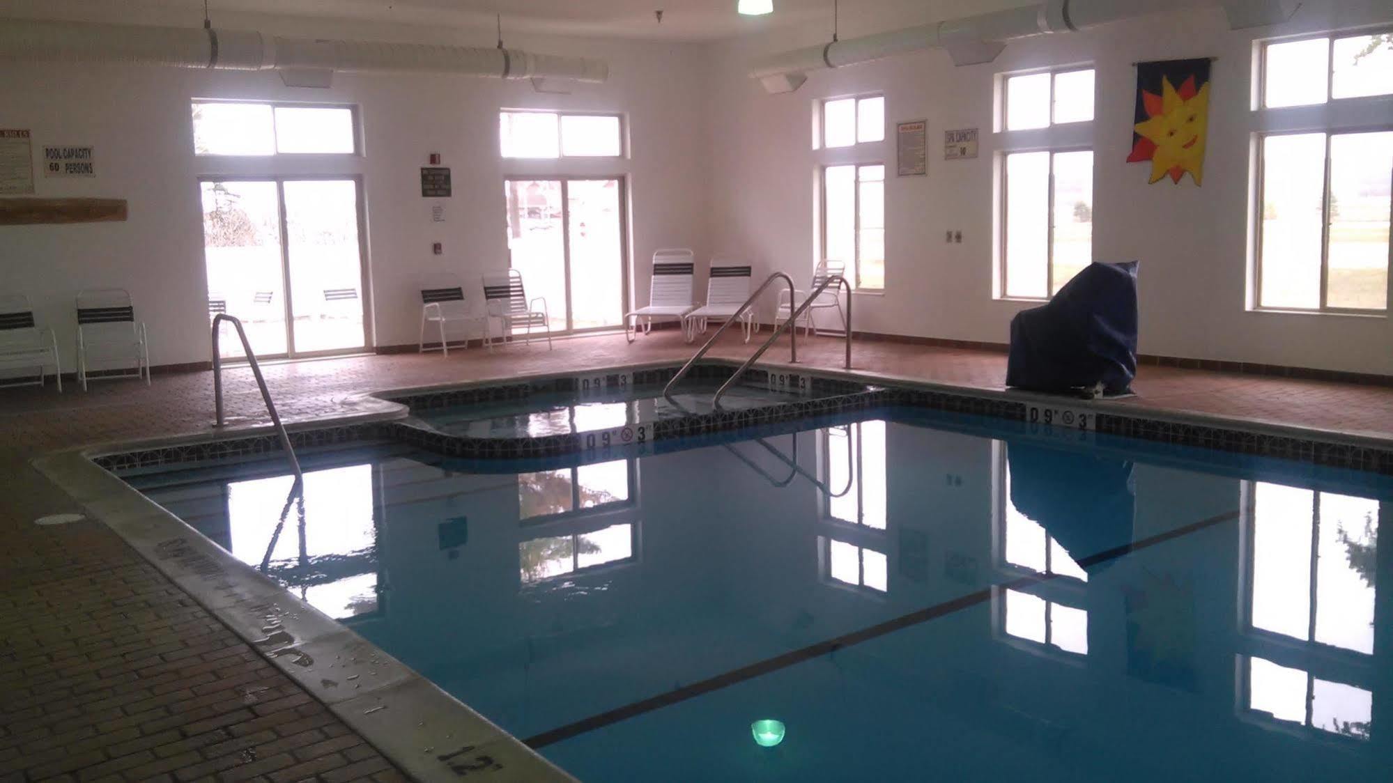 Pellston Lodge Экстерьер фото